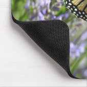 Monarch Butterfly auf den Lavendel-Blume Mousepad (Ecke)