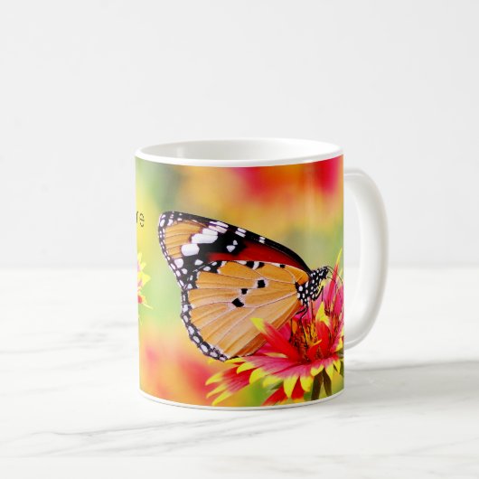 Monarch Butterfly auf der Blume Rot und Gelb Kaffeetasse (VorderseiteRechts)