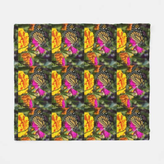 Monarch Butterfly auf der Pink-Marigold-Blume Fleecedecke (Vorderseite (Horizontal))