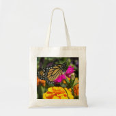 Monarch Butterfly auf der Pink-Marigold-Blume Tragetasche (Vorne)