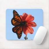 Monarch Butterfly auf einem Dahlia Mousepad (Mit Mouse)