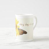 Monarch Butterfly auf falscher Sonnenblume Inspira Porzellantasse (Vorderseite Rechts)