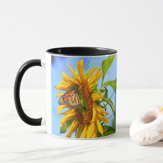 Monarch Butterfly auf Kansas Sonnenblume Tasse (Mit Donut)