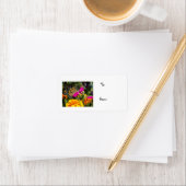 Monarch Butterfly auf rosa Marigold-Label Adressaufkleber (Insitu)
