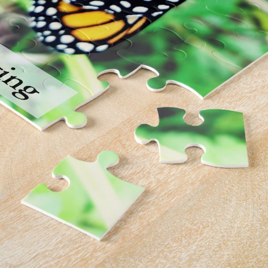 Monarch Butterfly Emerging 110Pcs Puzzle (Seite)