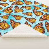 Monarch Butterfly Illustration über Wolken Sherpadecke (3/4)