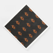 Monarch Butterfly im Schlüssel von Orange Serviette (Ecke)