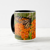 Monarch Butterfly Tasse, Schmetterling auf Milchkw Tasse (Vorderseite Links)