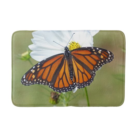 Monarch Butterfly über den Kosmos Badematte (Vorderseite)