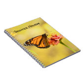 Monarch Butterfly über Zinnia Notizblock (Rechte Seite)