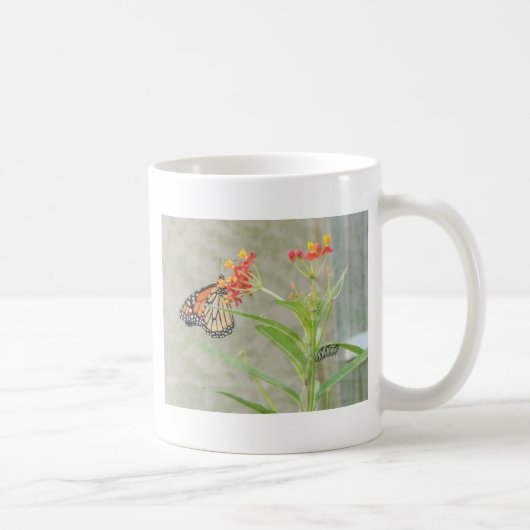 Monarch Butterfly und Raupe Kaffeetasse (Rechts)