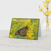 Monarch in einem Meer von gelber geflochtener Gruß Karte (Gelbe Blume)