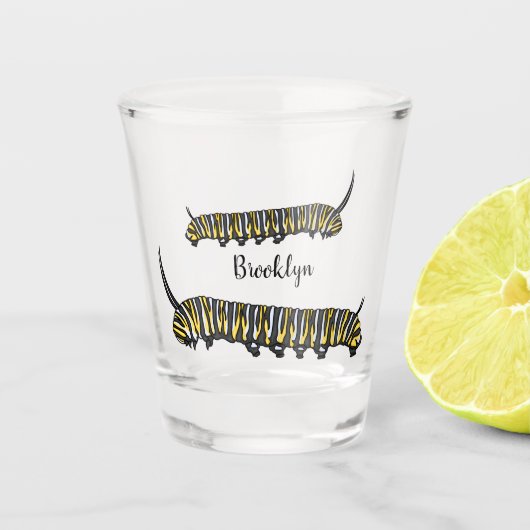 Monarch Raupe Cartoon Schnapsglas (Vorderseite)