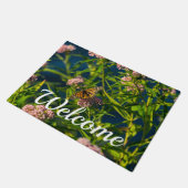 Monarch und Milkweed willkommen Fußmatte (Schrägansicht)