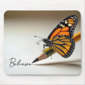 Monarchfalter auf Bleistift mit Text Mousepad (Vorne)