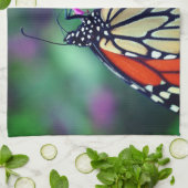 Monarchschmetterling auf der Blume Nah   Geschirrtuch (Gefaltet)