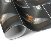 Monarchschmetterling auf einer Heiligen Bibel Geschenkpapier (Rolleneckpunkt)