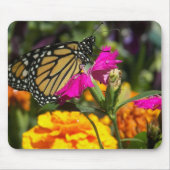 Monarchschmetterling auf rosa Marigold-Mousepad Mousepad (Vorne)
