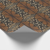 Monarchschmetterling, Nah nach Wiederholungsmuster Geschenkpapier (Ecke)