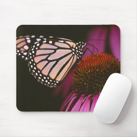 Monarchschmetterling und Lila Blume Mousepad (Mit Mouse)