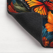 Monarchschmetterlinge und wunderschöne Wildblumen Mousepad (Ecke)