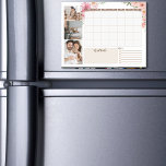 Monatliches Foto des Blumenkalenders Magnetisches Trockenlöschblatt<br><div class="desc">"Blumenmonatlich Wöchentliches Foto für den Kalender Magnetic Dry Erase Sheet", die perfekte Kombination aus Funktionalität und Personalisierung für Ihr geschäftiges Leben. Dieses wunderschön gestaltete Magnettrockenblatt bringt eine Touch Eleganz in Ihre Planung und behalte Sie das ganze Jahr über. Gestaltungsmerkmale: Eleganter Aquarellfarben-Blumenrahmen: Die Oberseite dieses Kalenderblattes ist mit einem zarten Aquarellrahmen...</div>