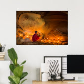 Mönch beten von einem Buddha Poster (Heimbüro)