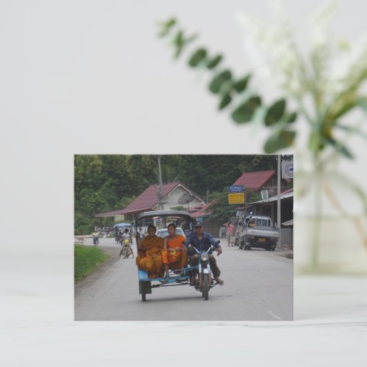 Mönche auf Tuk Tuk Postkarte (Stehend Vorderseite)