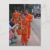 Mönche sammeln Almen in Luang Prabang, Laos- 2 Postkarte (Vorderseite)
