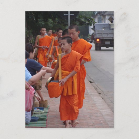 Mönche sammeln Almen in Luang Prabang, Laos- 2 Postkarte (Vorderseite)