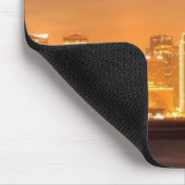 Mond, der über San Francisco an dunstigem Dezember Mousepad (Ecke)