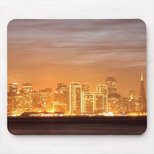Mond, der über San Francisco an dunstigem Dezember Mousepad (Vorne)