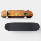 Mond, der über San Francisco an dunstigem Dezember Skateboard (Horizontal)