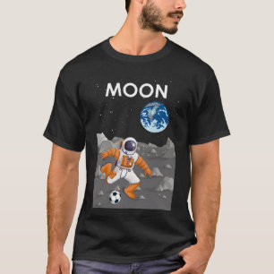 Mond Fußball spielender Astronaut Reise Beitrag T-Shirt