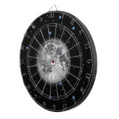 Mond in sternenklarem RaumDartboard Dartscheibe (Vorderseite rechts)