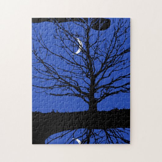 Mond mit Baum, Kobalt Blau, Schwarz und Weiß Puzzle (Vertikal)