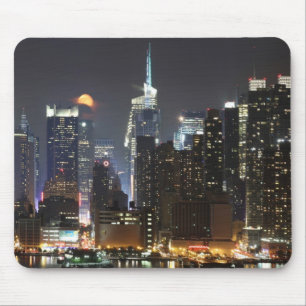 Mond steigt über Stadtmitte New York. Mousepad