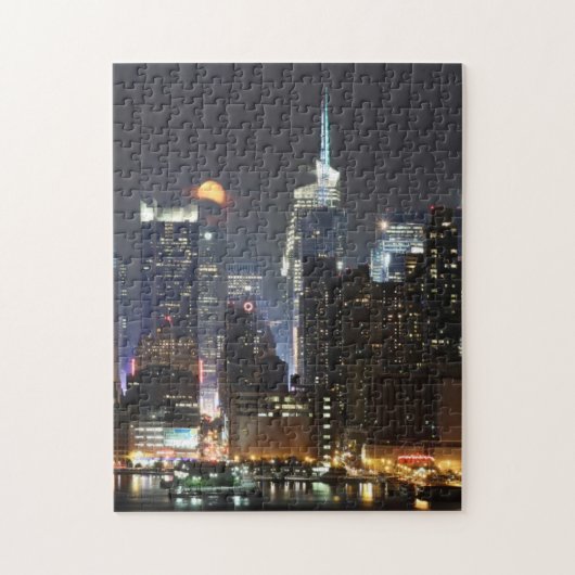 Mond steigt über Stadtmitte New York. Puzzle (Vertikal)