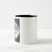 Mond-Trägheit Zweifarbige Tasse (Mittel)