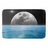 Mond über dem Ozean Badematte (Vorderseite)