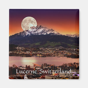Mond über Luzerne die Schweiz und Berg Pilatus Magnet