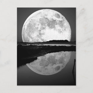 Mond und sein Spiegelbild Postkarte
