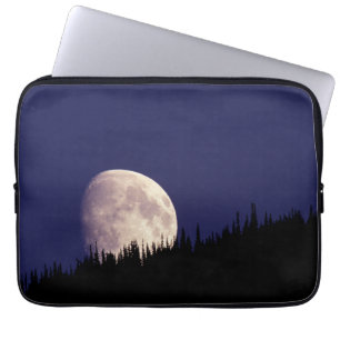 Mond & Wald   Glacier National Park Montana Laptopschutzhülle