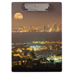 Mondaufgang über der Skyline von San Diego Klemmbrett