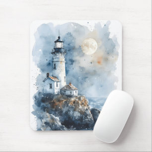 Mondbeschienener Leuchtturm auf felsiger Küste Mousepad