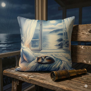 Mondbeschienenes Küsten-Schlafzimmer mit schlafend Kissen