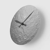 Mondfläche im Weltraum Runde Wanduhr (Winkel)