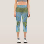 Monet inspiriert Lake Cattails Blau und Grün Capri Leggings (Vorderseite)