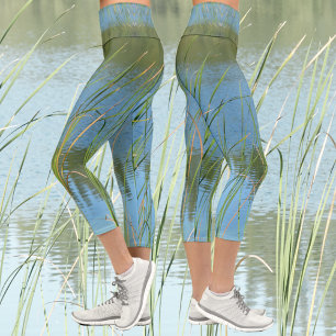 Monet inspiriert Lake Cattails Blau und Grün Capri Leggings
