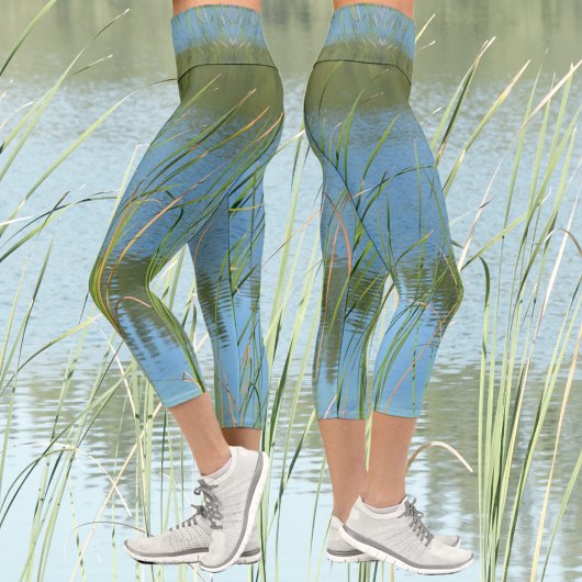 Monet inspiriert Lake Cattails Blau und Grün Capri Leggings